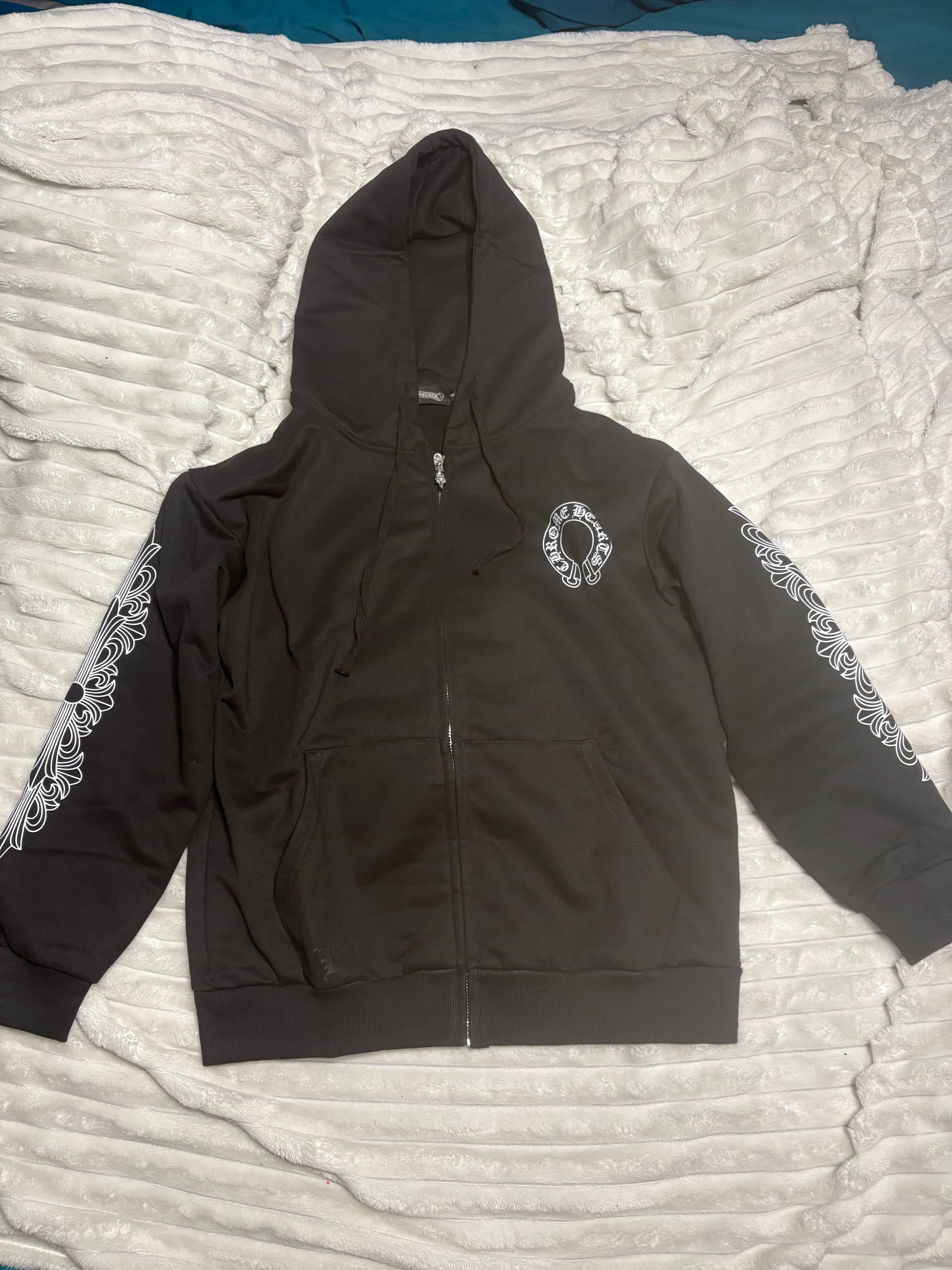 BLACK CHROME HEART ZIP-UP