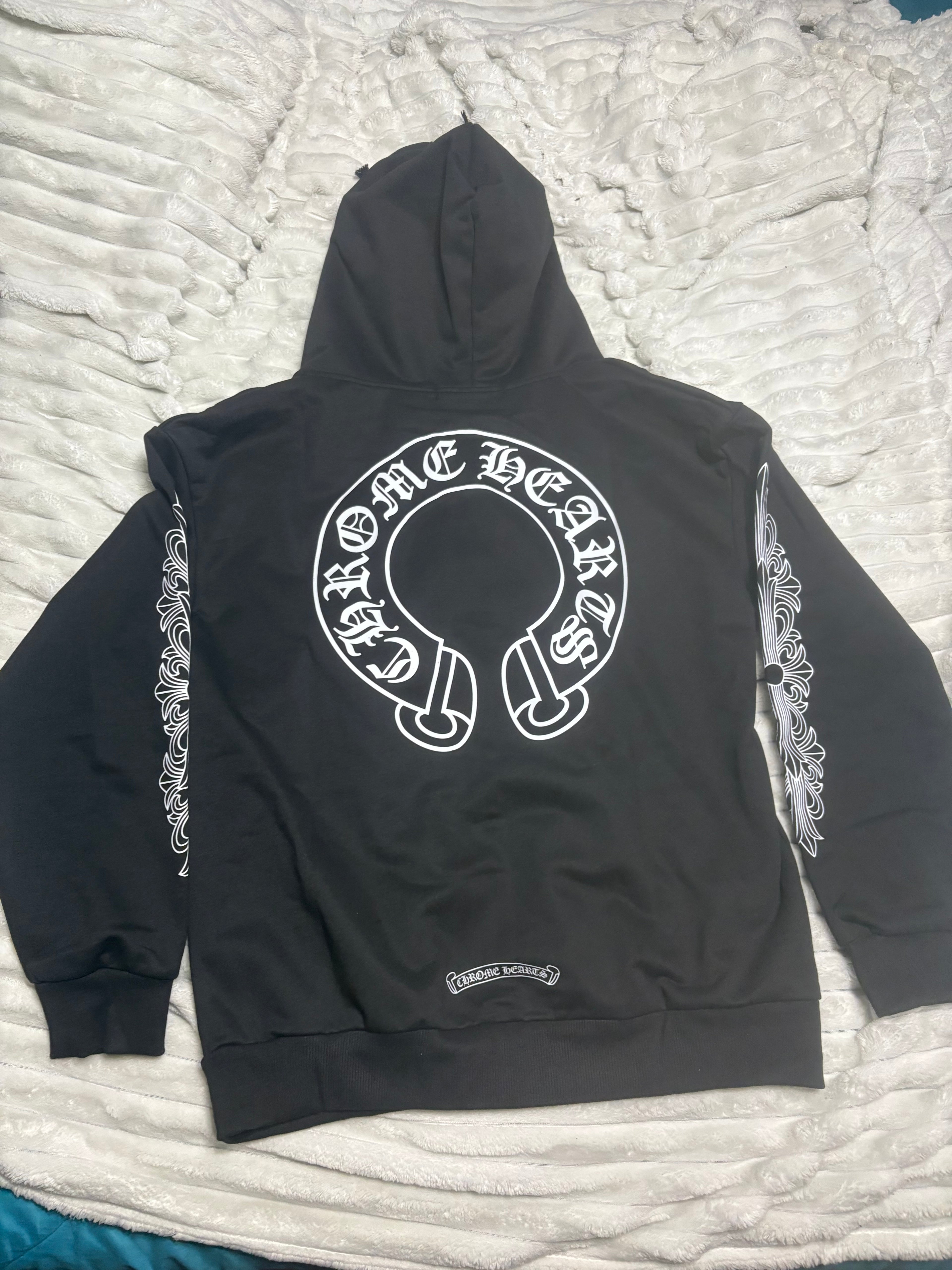 BLACK CHROME HEART ZIP-UP
